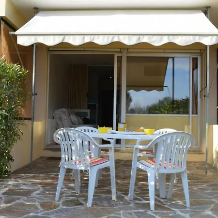 Avec Terrasse Et Parking, A 250 M De La D'aiguebelle, - Fr-1-251-187 * Le Lavandou