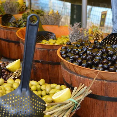 Avec Terrasse Et Parking, A 250 M De La D'aiguebelle, - Fr-1-251-187 Lejlighed Le Lavandou