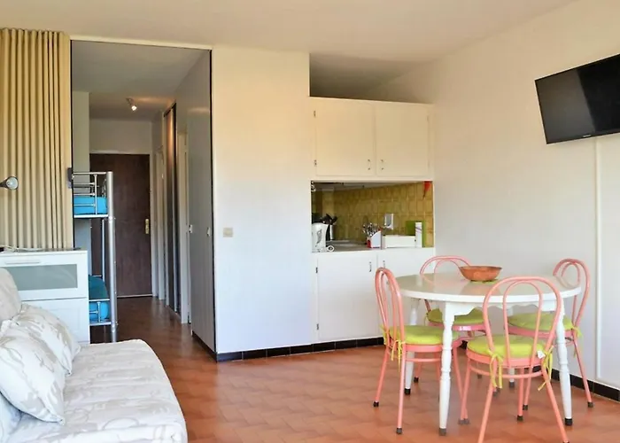 Avec Terrasse Et Parking, A 250 M De La D'aiguebelle, - Fr-1-251-187 * Le Lavandou