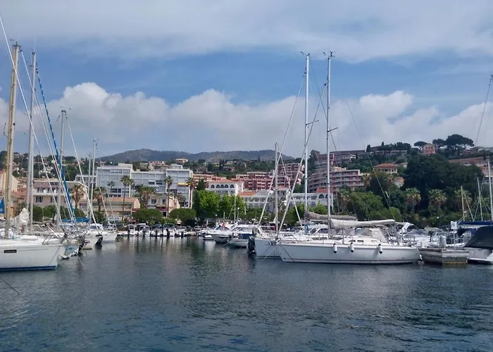 Avec Terrasse Et Parking, A 250 M De La D'aiguebelle, - Fr-1-251-187