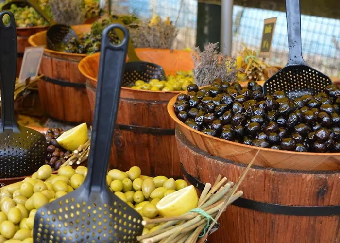 Avec Terrasse Et Parking, A 250 M De La D'aiguebelle, - Fr-1-251-187 Apartman Le Lavandou